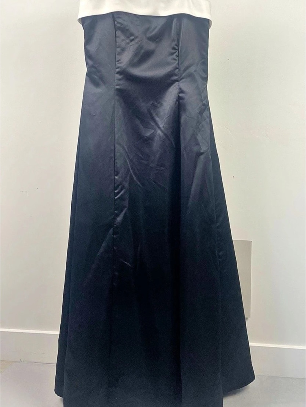 Vintage 90s Urban Girl Nites Black & White Satin Formal Gown with Matching Wrap